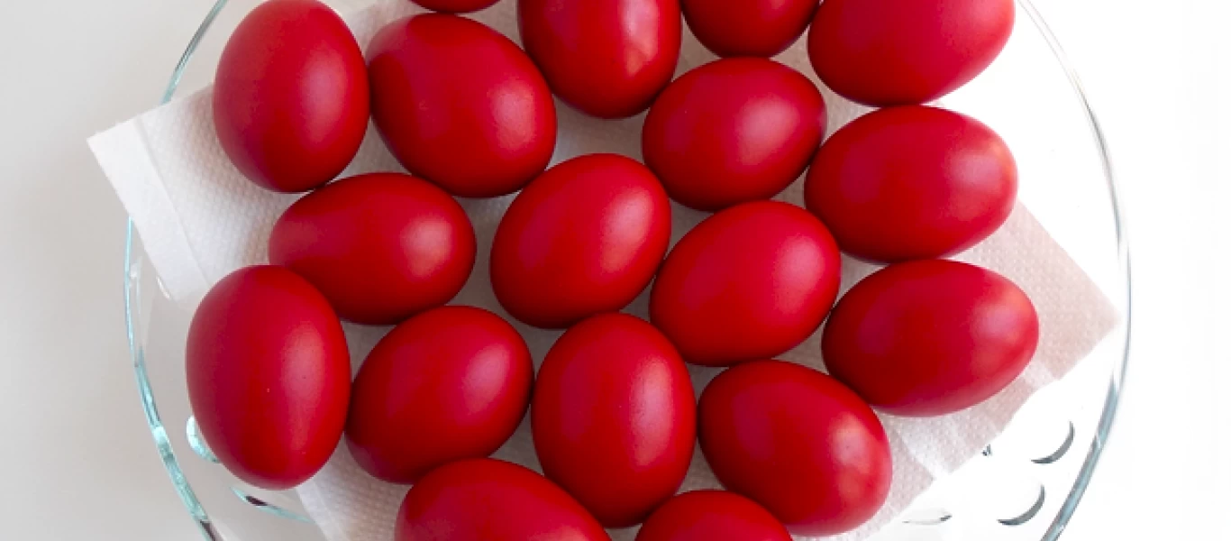 Πάσχα και βαμμένα αυγά: Μέχρι πόσο μένουν εκτός ψυγείου - Τι πρέπει να προσέχετε